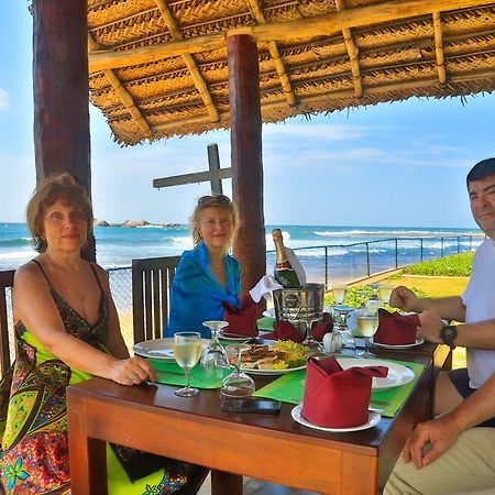 Hotel Lanka Super Corals Хіккадува Екстер'єр фото