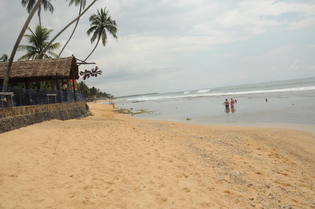 Hotel Lanka Super Corals Хіккадува Екстер'єр фото