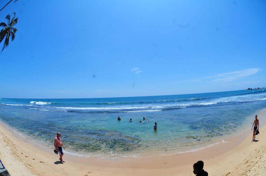 Hotel Lanka Super Corals Хіккадува Екстер'єр фото