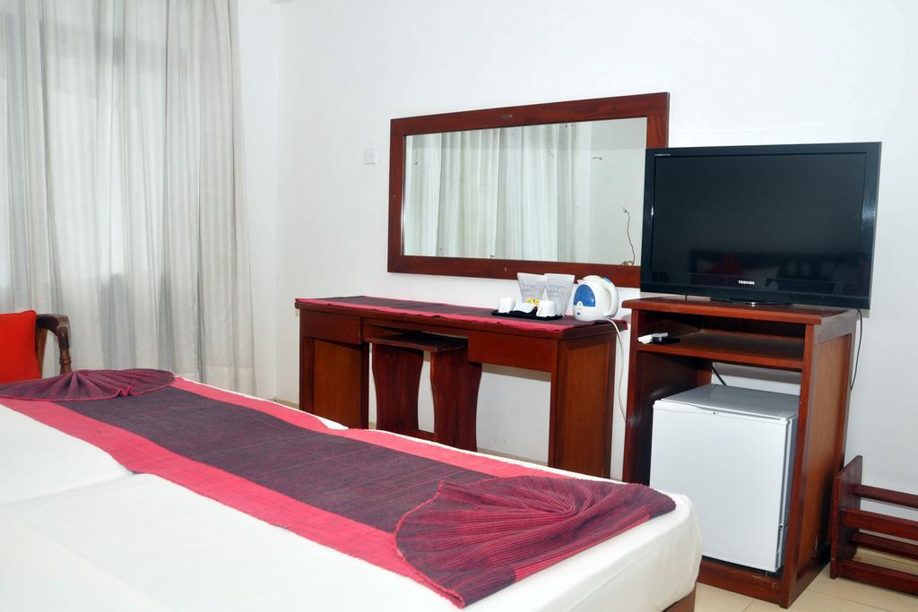 Hotel Lanka Super Corals Хіккадува Номер фото
