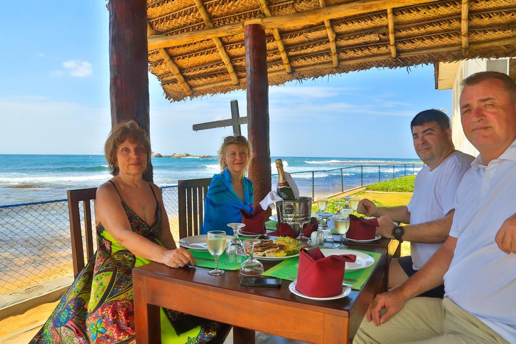 Hotel Lanka Super Corals Хіккадува Екстер'єр фото