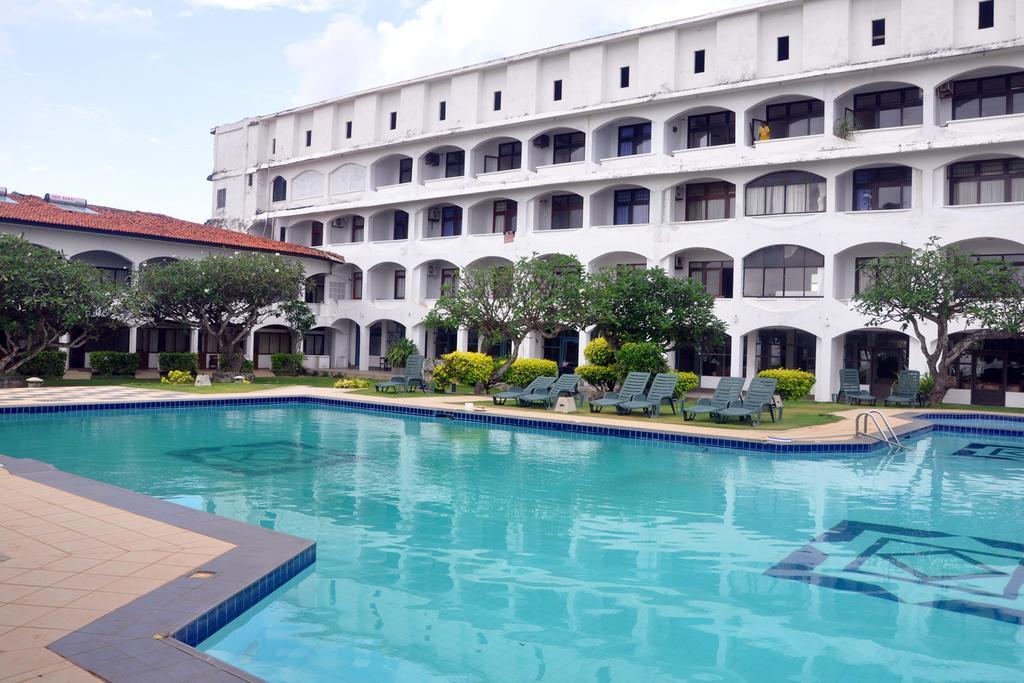 Hotel Lanka Super Corals Хіккадува Екстер'єр фото