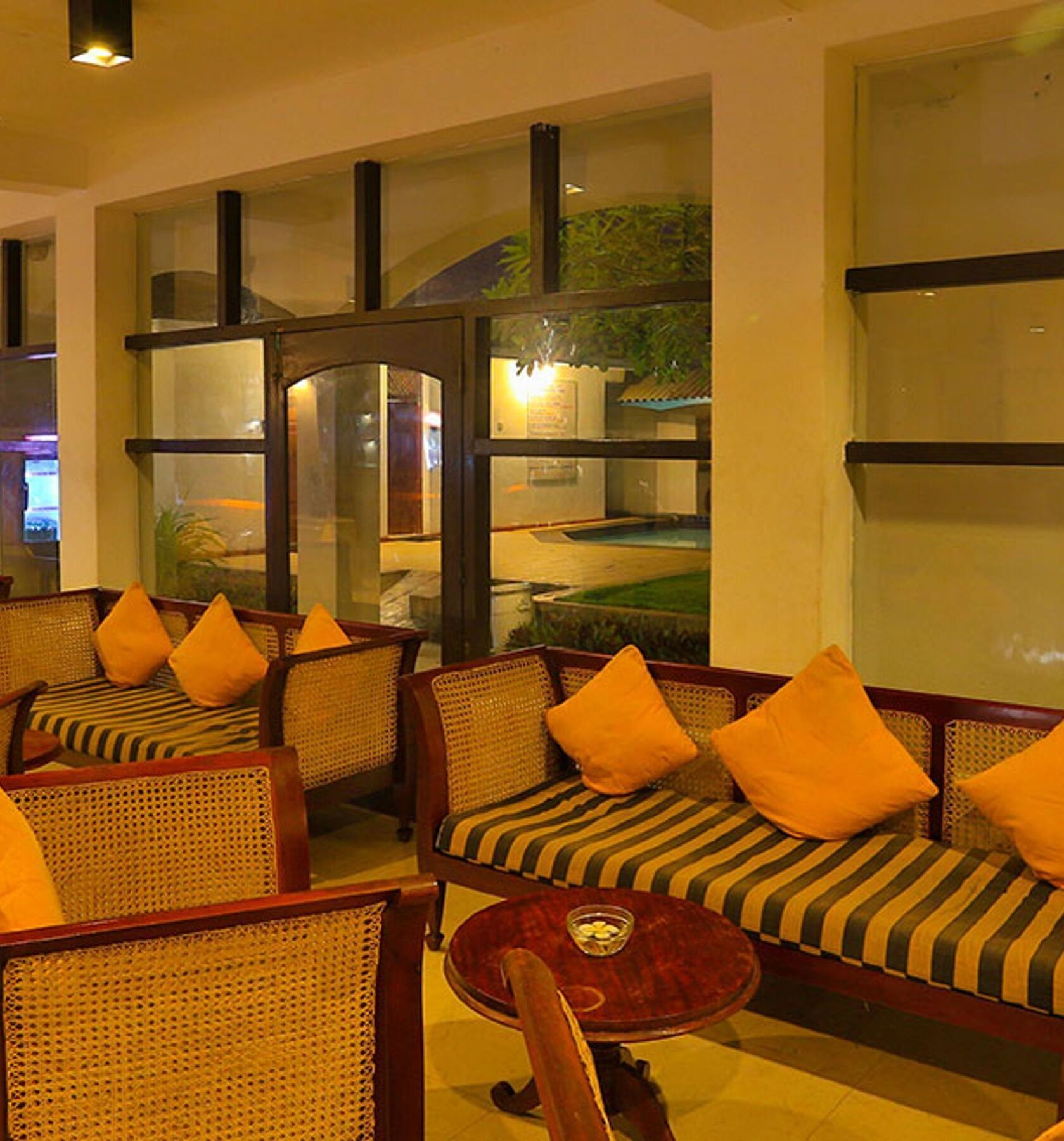 Hotel Lanka Super Corals Хіккадува Екстер'єр фото