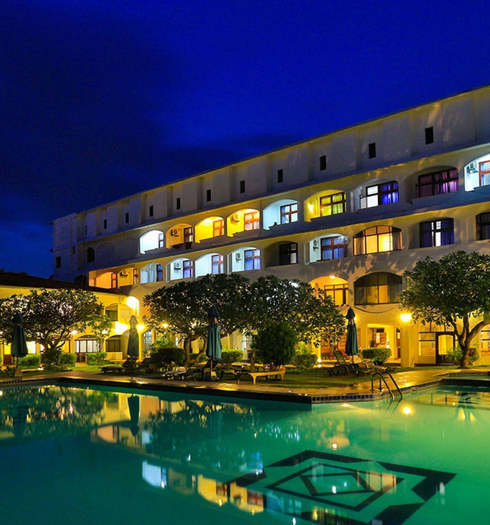 Hotel Lanka Super Corals Хіккадува Екстер'єр фото